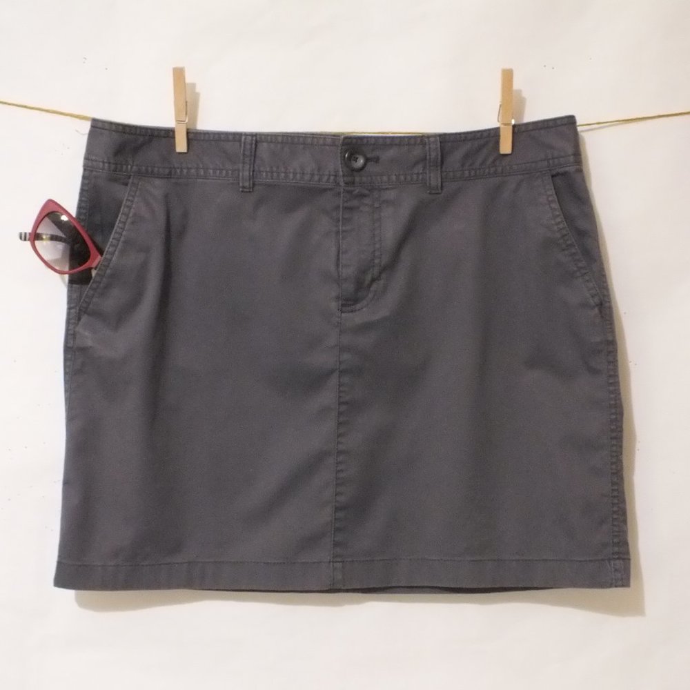Caslon Gray Mini Skirt with pockets Size 12